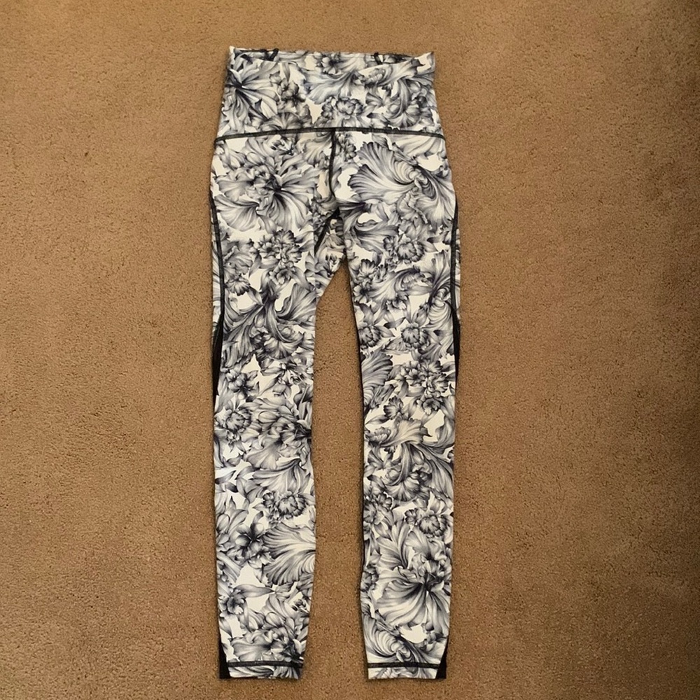 Lululemon low-rise leggings size 4. 7/8 length